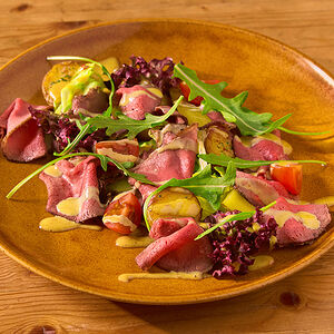 Салат с ростбифом