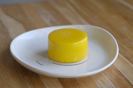 Муссовый десерт Манго-ананас