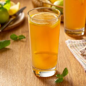 Холодный чай с лимоном