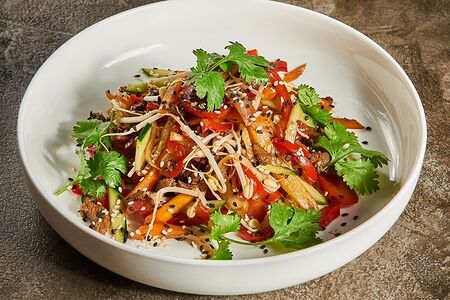 Теплый салат в азиатском стиле