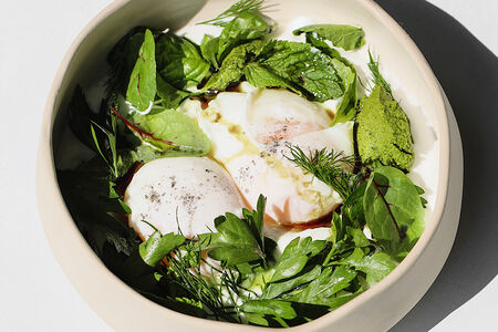 Яйца пашот с греческим йогуртом