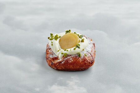 Датская с грушей-юдзу и маскарпоне