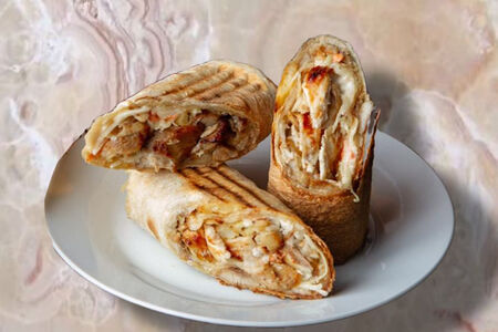 Шаурма из курицы в лаваше