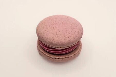 Макарон Лаванда-маракуйя