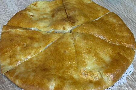 Закрытый пирог с тремя видами сыра