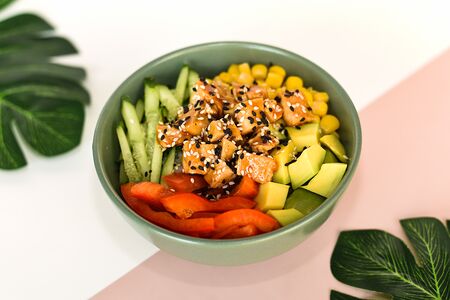 Поке с нежной курочкой терияки