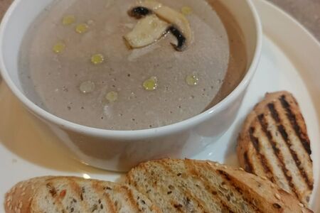 Крем-суп грибной с трюфельным маслом