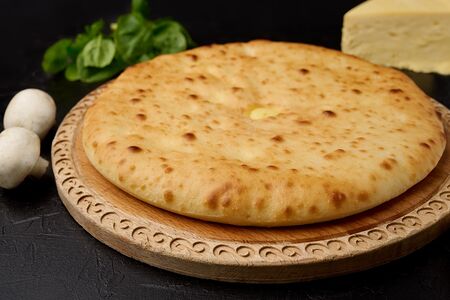 Осетинский пирог с сыром и грибами