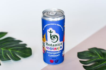 Лимонад Botanica натуральный без сахара со вкусом малины и черной смородины