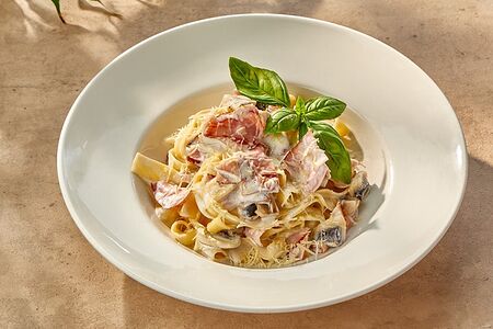 Тальятелле с грибами и ветчиной