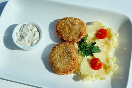 Котлетки из молодого цыпленка с пюре       