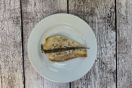 Курица, запеченная в розмарине