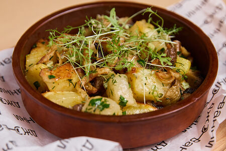 Картофель жареный с грибами