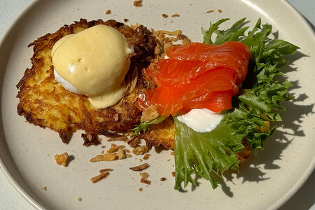 Картофельные драники с лососем