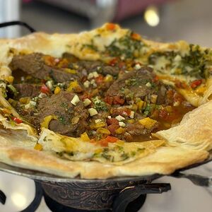 Томленая говядина в слоеном тесте