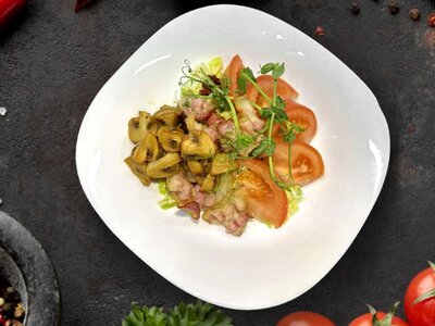 Салат с грудинкой