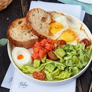 Завтрак с форелью