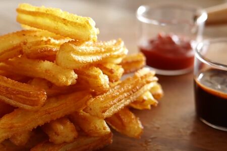 Картофель фри Чуррос с соусом