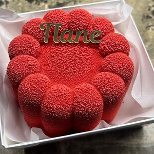 Муссовый бенто-торт красный папе 