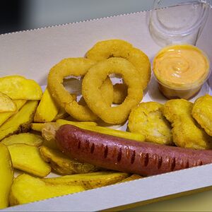 Сбалансированный (колбаски на гриле, наггетсы, луковые кольца, картошка)