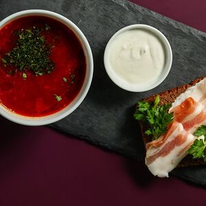 Борщ домашний с салом и чесноком