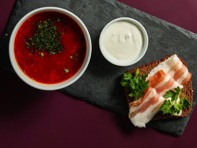 Борщ домашний с салом и чесноком