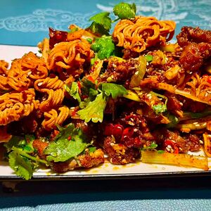 Жареная лапша с куриными желудками