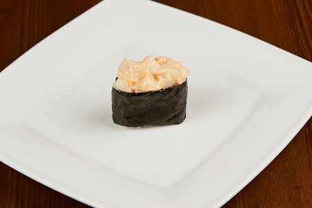 Спайси креветка гункан