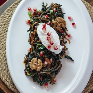 Ավելուկով և քամած մածունով