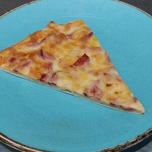 Пицца с ветчиной