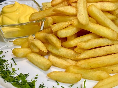 Картофель фри с соусом