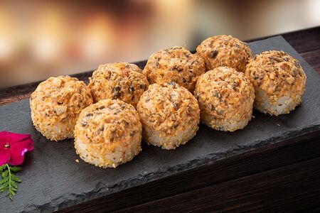 Острый ролл с угрем lux