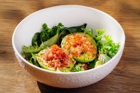 Авокадо, тартар лосось, тунец