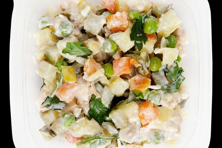 Салат Оливье с курицей