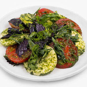 Квели с томатами и песто из тархуна