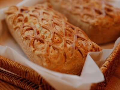 Пирог с треской и томатами