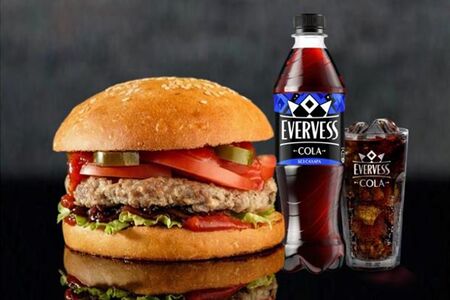 Комбо острый бургер с соусом BBQ + Evervess Cola