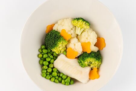 Треска на пару с овощами