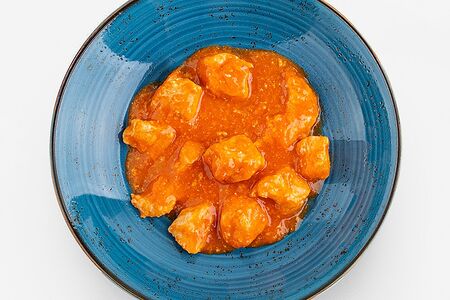 Индейка, тушенная в соусе с курагой