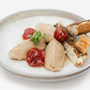 Паштет из куриной печени с вареньем из томатов