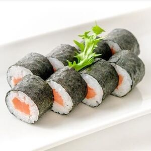 Ролл с лососем
