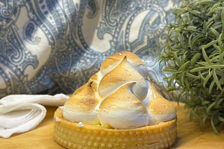 Тарт с лимонным курдом и меренгой