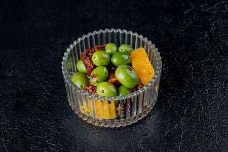 Оливки Чупадедос, вяленые томаты, апельсин