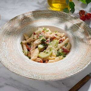 Пенне с индейкой и вялеными томатами