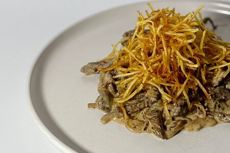Телятина строганов с грибами, картофелями пай