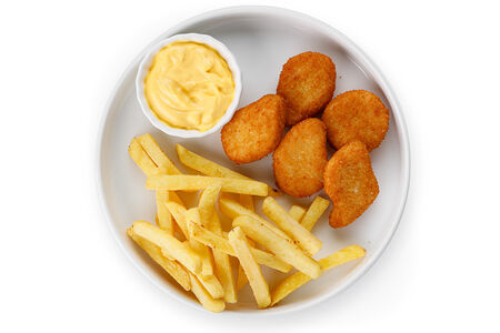 Куриные наггетсы с картофелем фри