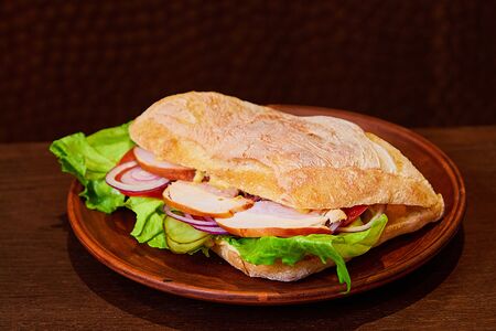 Сэндвич с копченой куриной грудкой