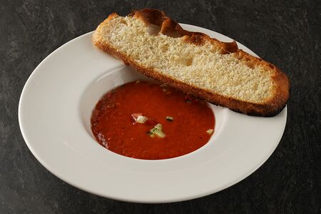 Гаспачо с фокачей из печи