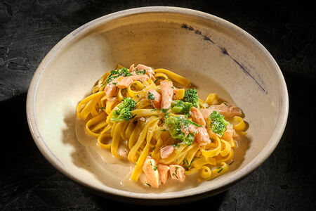 Тальятелле с лососем 