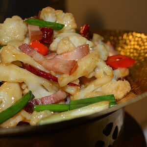 Цветная капуста с мясом свинины